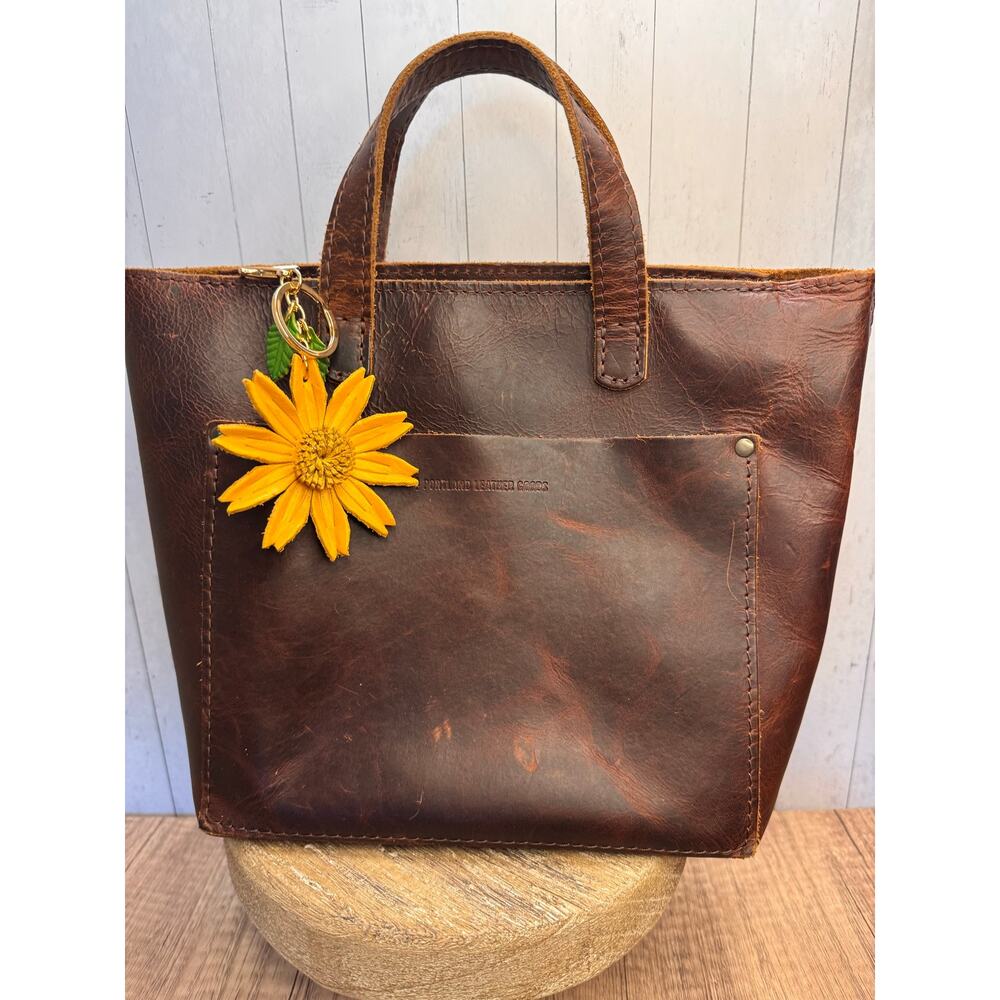 Genuine Leather Daisy Flower Bag Round Yellow Flower Charm Crossbody Purse Bag
